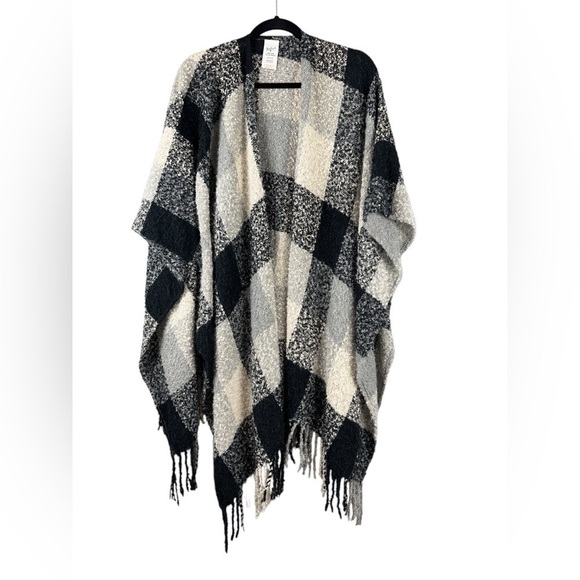 Woolrich Accessories - Woolrich Womens Wrap Black White Buffalo Plaid OS Open Front Fringe Cape